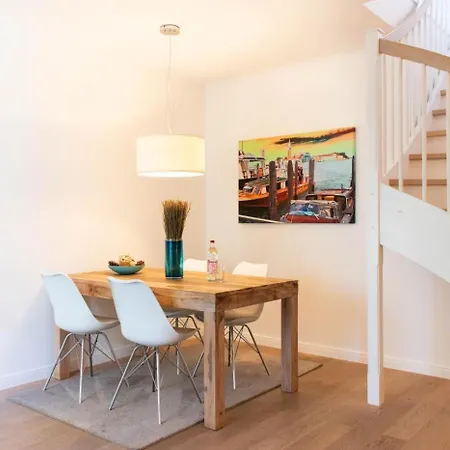 Maisonette Strandallee شقة